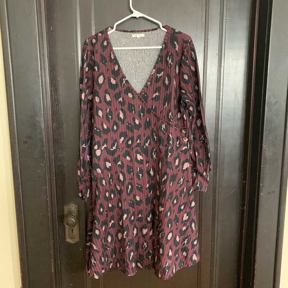 🛍 4/$20 🛍 Long Sleeve Burgundy Leopard Dress